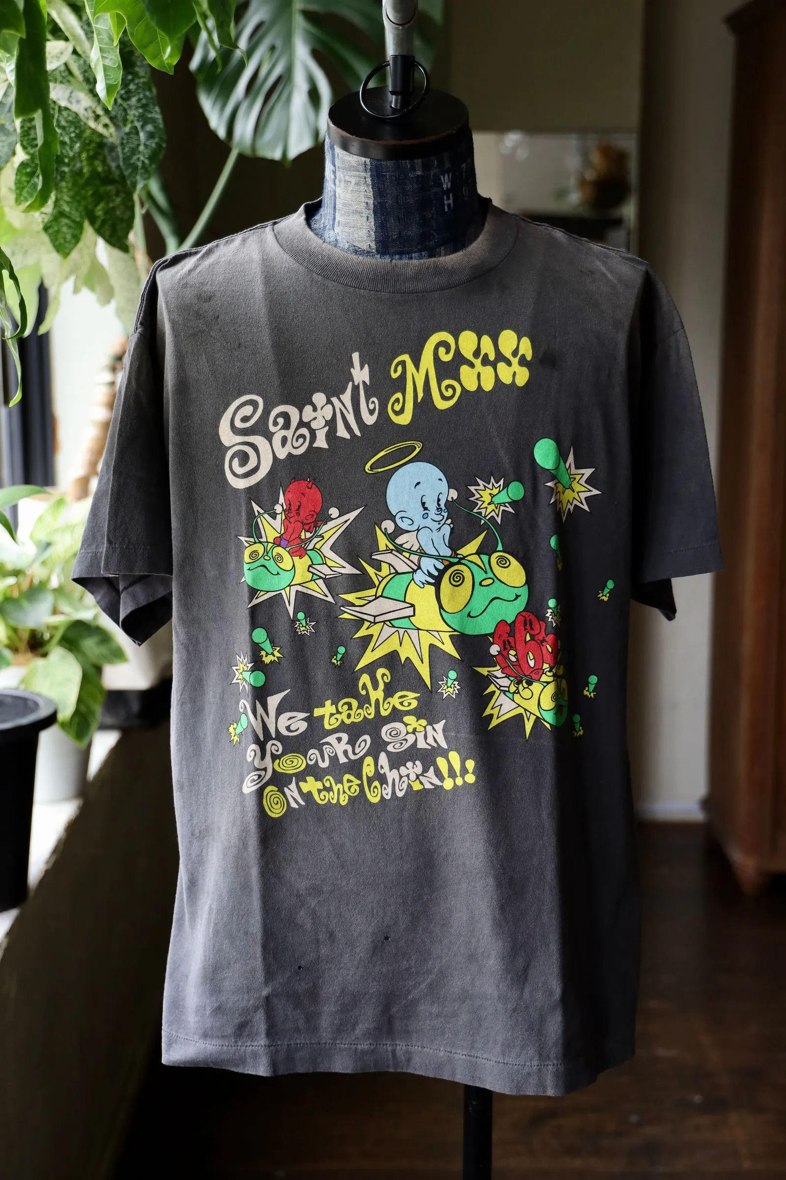 SAINT Mxxxxxx SS TEE/SAINT MX6/BLK Little devil bee distressed TEE, washed black S-XL OE yarn tube fabric, no side seams, Assute garment dyeing, heavy washing, water fading, old hole treatment, correct version, original consistent main mark/wash mark/cherub mark, original consistent printing restoration, distressed treatment, top purchasing agent level